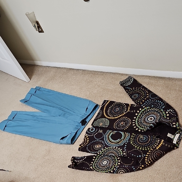 Colorful Patterned Women's Jacket With Matching Capris Panrs - Picture 12 of 12